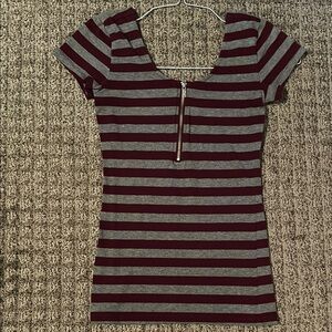 Guess Burgundy and Gray Striped Short Sleeve Top. size XS